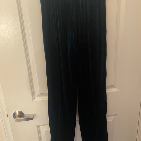 NWT Forever 21 Green Velvet Pants - Picture 4 of 5